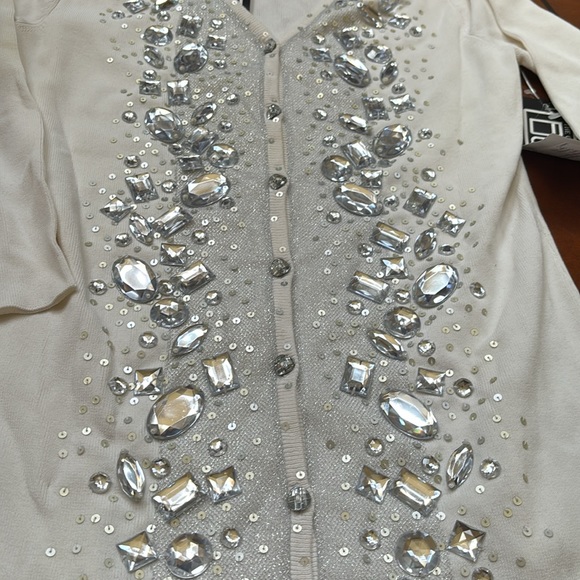 White knit rhinestone top long sleeved - Picture 2 of 3
